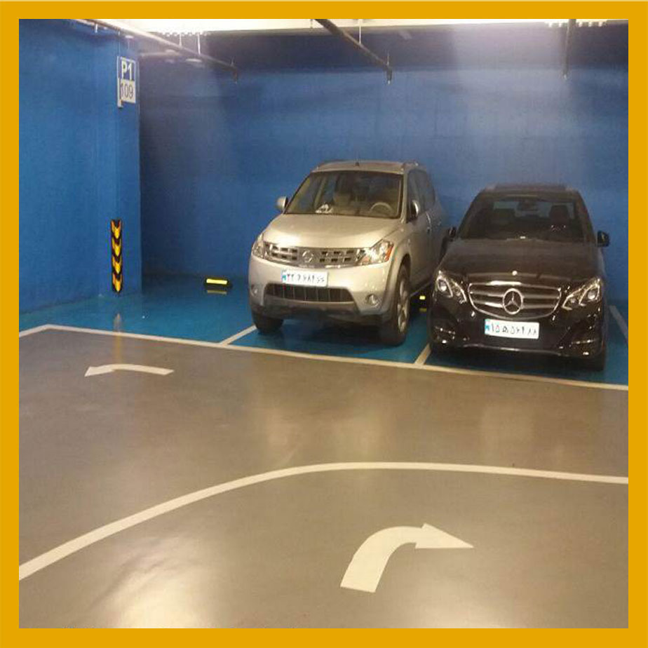 Multi-storey parking lot of the Entrepreneurs Shopping Center (Park Center)